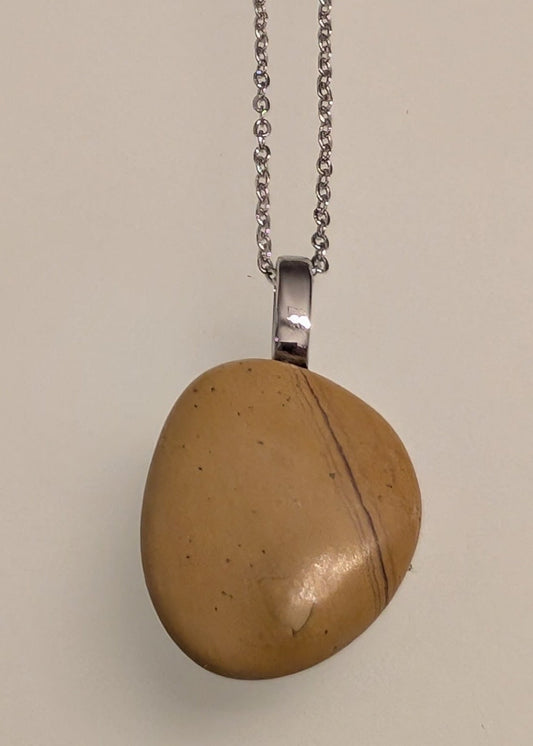 Pendentif de Jaspe Mokaïte